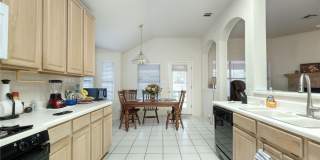 1421 Spiderlily View Gallery 4