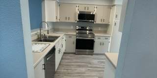 3 Bedroom 2.5 Bathroom Townhome located in Pelican Bay Gallery 5