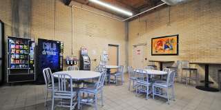 Off Broadway Apartments Gallery 22