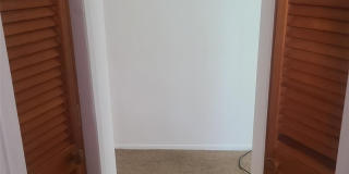 4 E Walnut Street Gallery 9