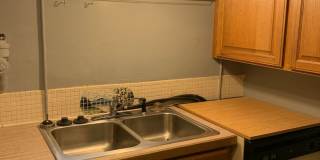 1422 W Oak St Bsmt UNIT Gallery 12