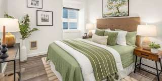 Top-Floor Corner Condo with Spectacular Views of the Space Needle & TWO Parking Spaces Gallery 11
