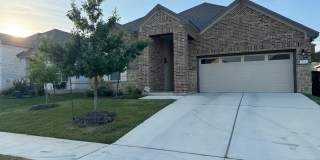 Spacious open floorplan with lots of light Gallery 35