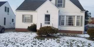 4 bedroom, 2 full bath bungalow near Cedar and Warrensville 4 bedroom, 2 full bath bungalow near Cedar and Warrensville Gallery 8