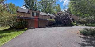 Furnished 4Bedroom/3.5 Bath Home in Ivy Gallery 1