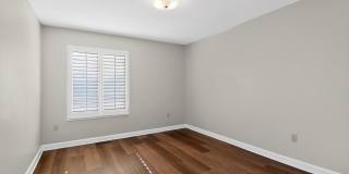Unique 3 Bedroom Home with Large Yard & Bonus Room! Gallery 7
