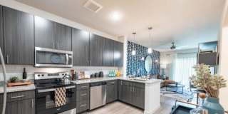 9257 N Lake Creek Pky 9257 N Lake Creek Pky Gallery 1