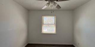 Charming 3 Bed 2 Bath Home with Fenced Yard Gallery 17