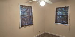 CUTE 2 bedroom, 1 bath cottage on WESTSIDE of Colorado Springs Gallery 10