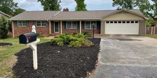 4 Bedroom 2.5 Ranch Located Near Wade Hampton Boulevard!! Gallery 1