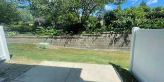 Beautiful 2 bed 2.5 bath brick townhome in Apex Gallery 5