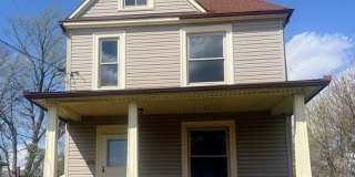 Spacious 4-Bedroom Home in North Canton – Prime Location Gallery 1