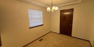 Beautiful 3 Bed 2 Bath Home in Yukon Gallery 6