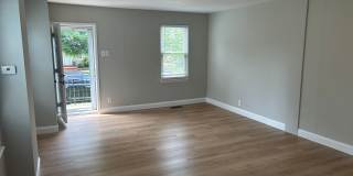 Large Home in Lindenwood Park Gallery 16