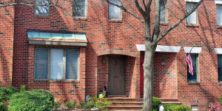 Spacious Condo in Ghent Square! Gallery 1