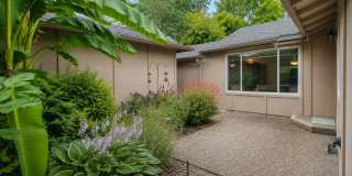 Remodeled Single-Level 2BR/2BA End Unit — Private Courtyard, 2-Car Garage & Mountain Park Amenities (Lake Oswego / Mountain Park) Remodeled Single-Level 2BR/2BA End Unit — Private Courtyard, 2-Car Garage & Mountain Park Amenities (Lake Oswego / Mountain Park) Gallery 1