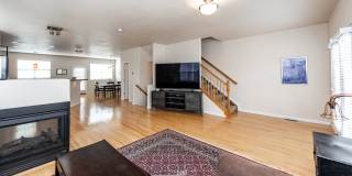 Downtown 3 Bedroom Townhome with 2 Car Garage Gallery 20