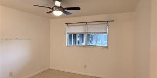 1104 N 17th Ct Gallery 9