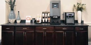 Oaks of Shorewood Apartments - 55+ Active Adult Apartment Homes Gallery 16