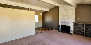 Cozy 2 bed/1 Bath house-UNFURNISHED ** Gallery 19