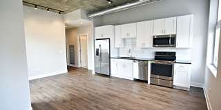 3833 N Broadway Gallery 181