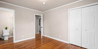 401 Moline Street Gallery 17