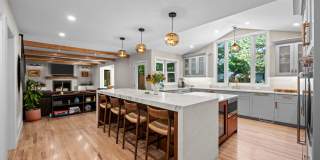 Gorgeous home in Englewood! Gallery 25