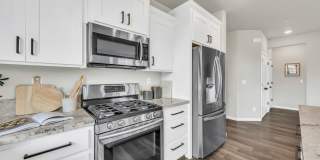 Newer Home on Large Corner Lot with Lots of Natural Light! Gallery 16
