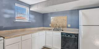 912 S Armstrong st./ 731 W. Hull ave. Gallery 19