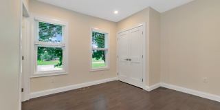 161 4th St Gallery 27