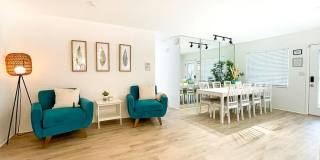 Stylish Heated Pool House  Near the Beach Gallery 22