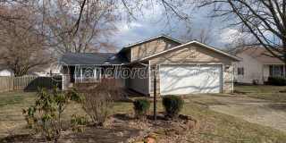 Spacious Elyria Split-Level Near LCCC with Fireplace  Fenced Yard Gallery 1