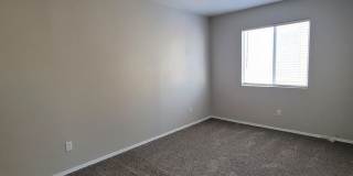 Beautiful 4 Bedroom Home in Green Valley Gallery 24