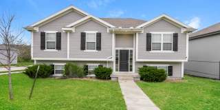 Beautiful Single Family Home | 3 BR/2.5BA | Oversized garage| Large Basement Gallery 1