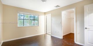 6051 SW 19th Pl Gallery 13