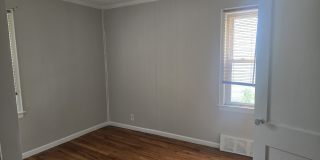 19152 Woodside Street Gallery 5