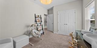 207 S MOODY Avenue Gallery 41