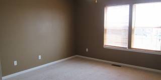 Spacious Townhouse Gallery 13