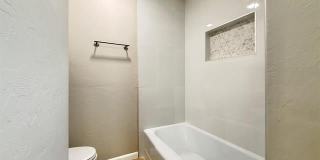 424 N Market Avenue Gallery 17