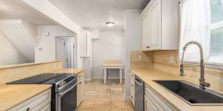 Charming 5-Bedroom South Hill Home Near Manito Par Gallery 3