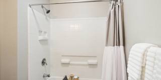 The Flats at MacArthur Gallery 12