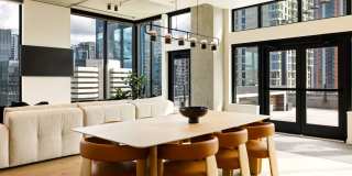 The Confidential Gallery 32