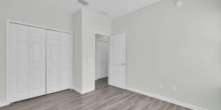 Bright and Spacious Townhome in Gate Community Gallery 23