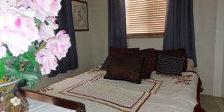 Large furnished 4 bedroom home with 2 car garage Gallery 22