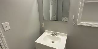 *August 2028* 5 Bedroom house 1 block off Kirkwood FULLY RENOVATED Gallery 22