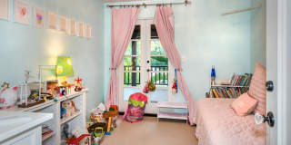 408 17TH St Gallery 26