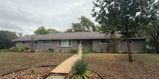Incredible 3 bed 2 bath home with covered patio Gallery 1