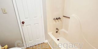 1688 Prince Avenue Gallery 12