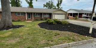 4 Bedroom 2.5 Ranch Located Near Wade Hampton Boulevard!! Gallery 4
