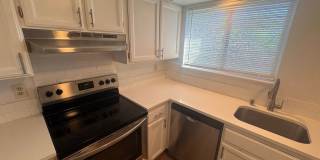 Stunning 2 Bed, 1 Bath w/ Laundry & AC in Lincoln Heights! Stunning 2 Bed, 1 Bath w/ Laundry & AC in Lincoln Heights! Gallery 9